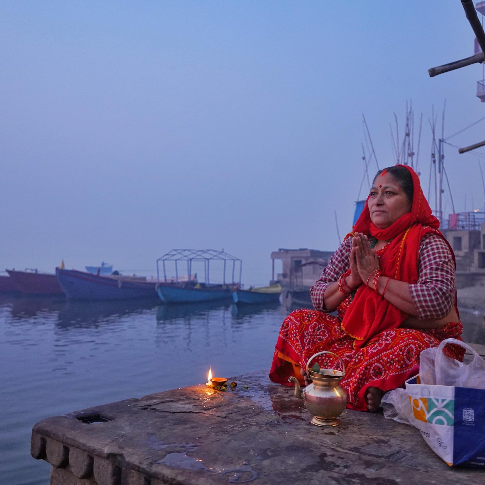 Incense and ritual at a Varanasi ghat